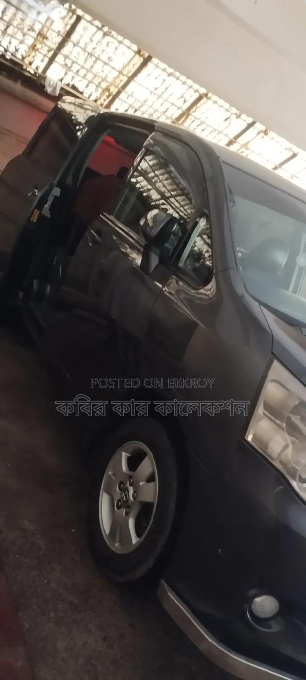 Toyota Noah 2013 Gray