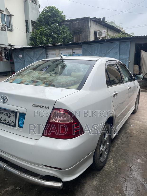 Toyota Corolla Sedan 2005 White