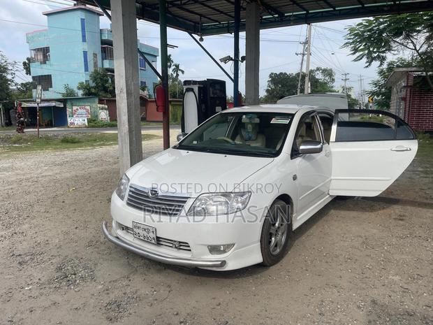 Toyota Corolla Sedan 2005 White