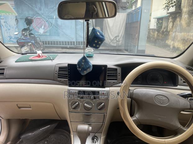 Toyota Corolla Sedan 2005 White