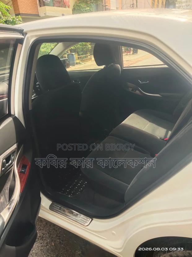 Toyota Premio 2012 Pearl