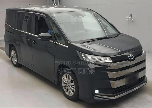 Toyota Noah 2022 Black