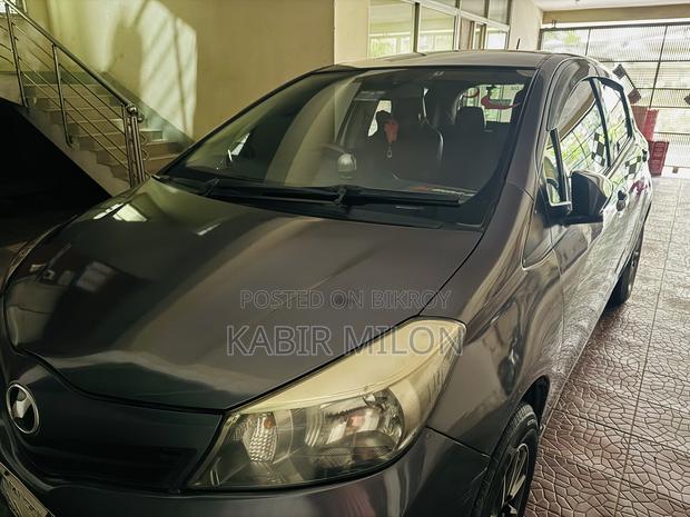 Toyota Vitz 1.0 FWD 5dr 2012 Gray