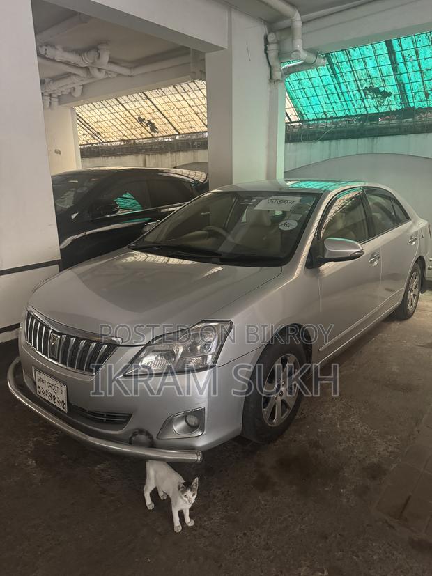 Toyota Premio 2013 Silver