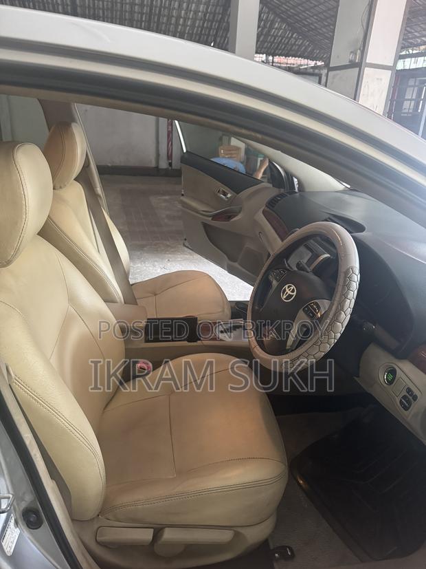 Toyota Premio 2013 Silver