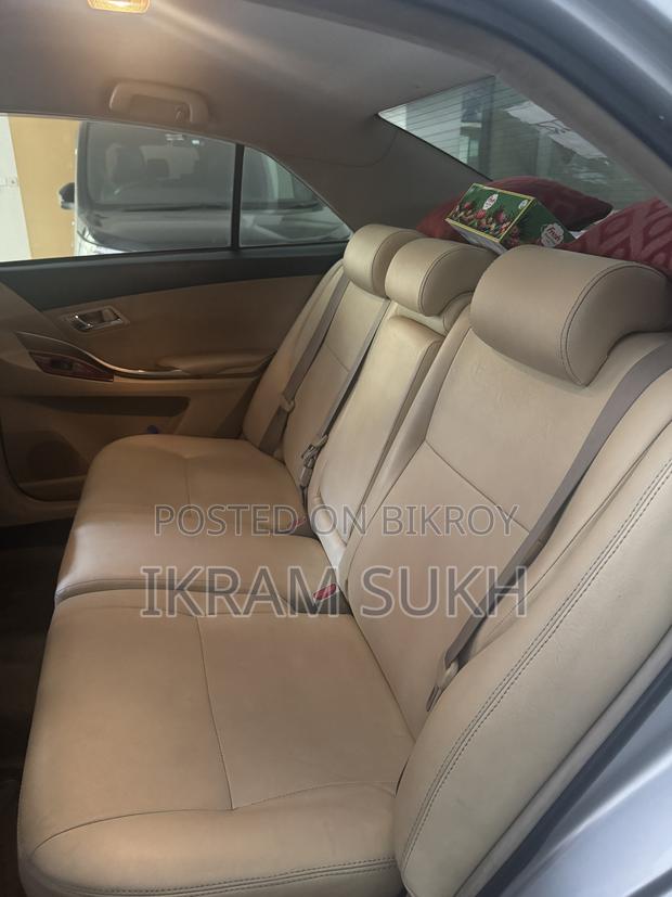 Toyota Premio 2013 Silver