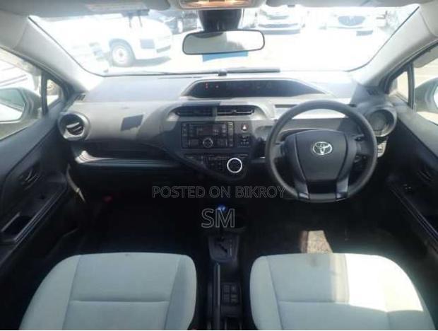 Toyota Aqua 2021 Pearl
