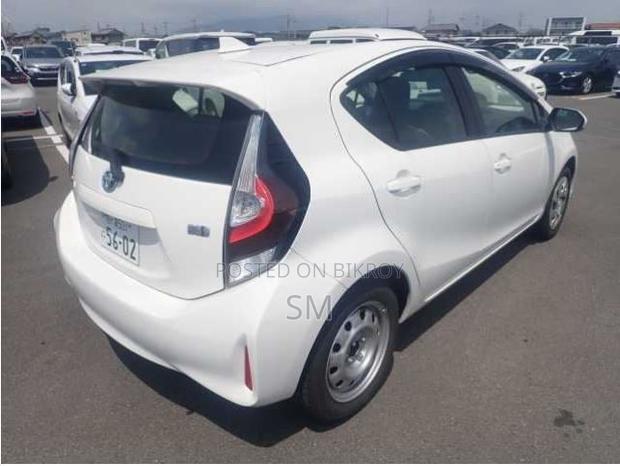 Toyota Aqua 2021 Pearl