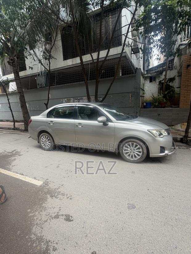 Toyota Axio 2013