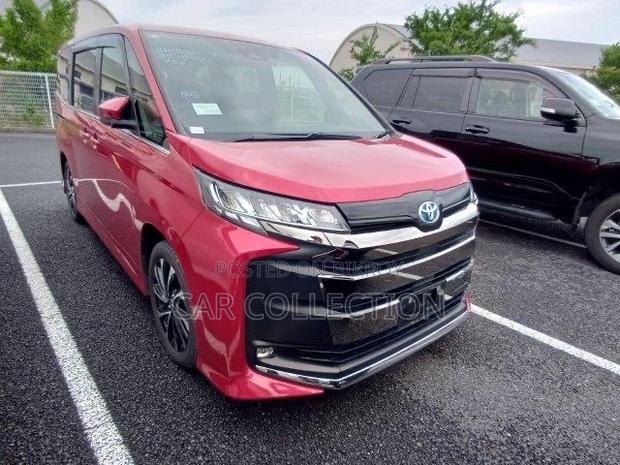 Toyota Noah 2022 Red
