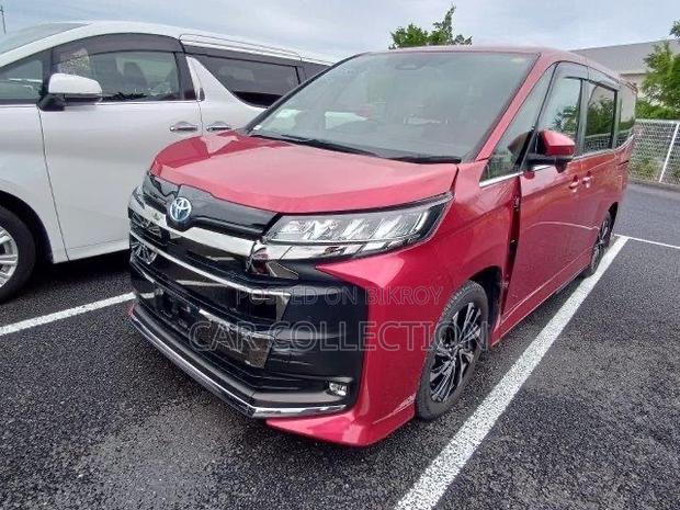 Toyota Noah 2022 Red