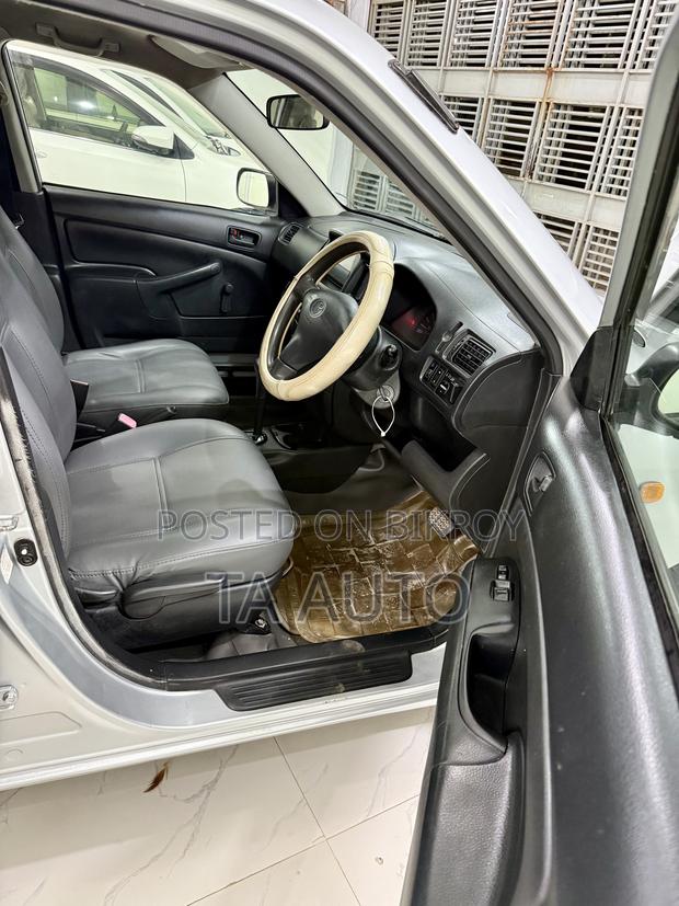 Toyota Probox 1.5 CNG 2WD 2010 Silver