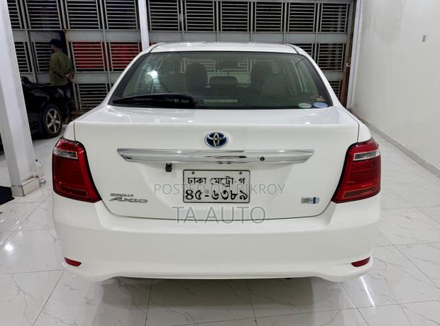 Toyota Corolla Hybrid 2025 White