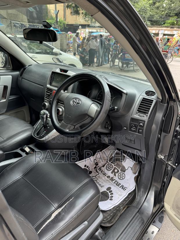 Toyota Rush 1.5 AWD 2011 Black