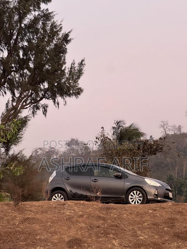 Toyota Aqua 2012 Gray