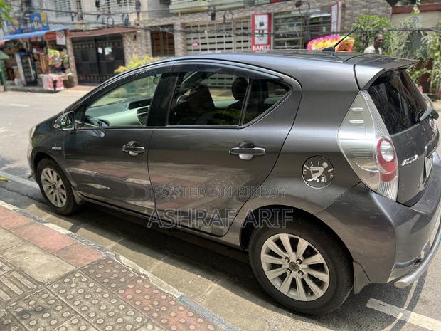Toyota Aqua 2012 Gray