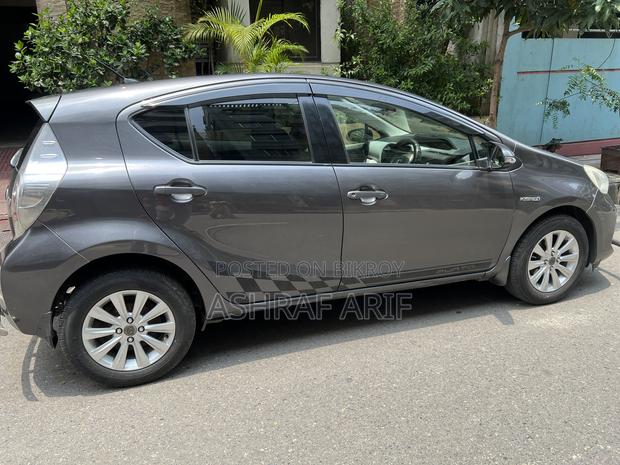 Toyota Aqua 2012 Gray