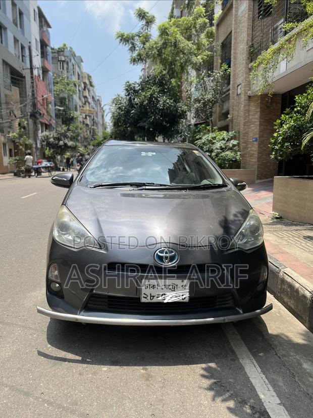 Toyota Aqua 2012 Gray
