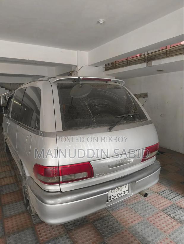 Toyota Estima 1996 Silver