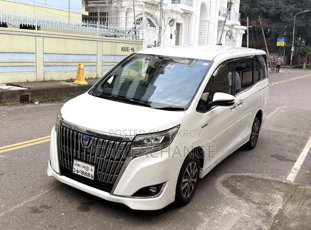 Toyota Esquire 1.8 FWD Hybrid (7 Seater) 2019 Pearl