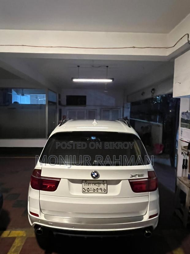 BMW X5 xDrive35i Sport Activity AWD (3.0L 6cyl 8A) 2011 White