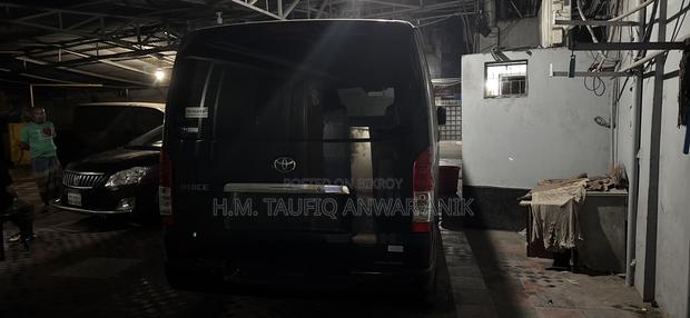 Toyota Grand HiAce Aero Storm Edition 3.0 Diesel Turbo 4WD 8-Seater