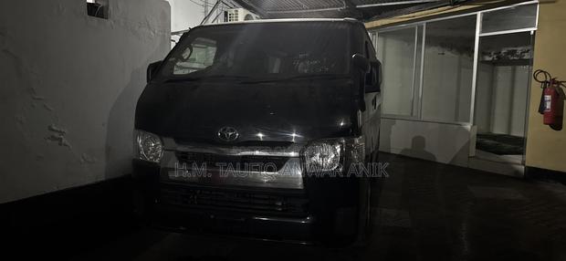Toyota Grand HiAce Aero Storm Edition 3.0 Diesel Turbo 4WD 8-Seater