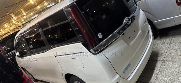 Toyota Noah 2021 Pearl