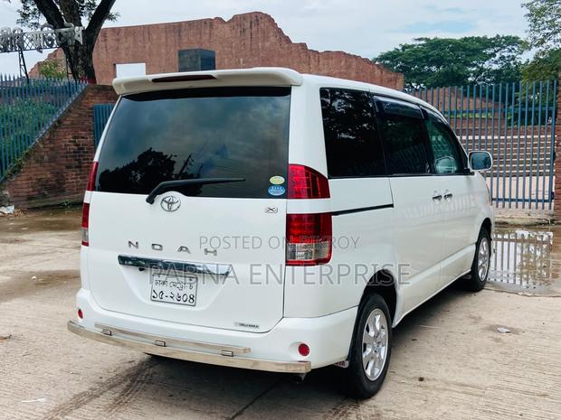 Toyota Noah 2006 Pearl