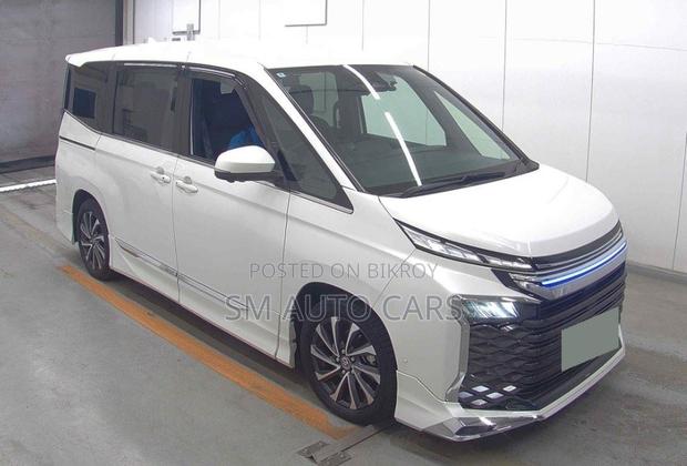 Toyota Voxy Hybrid S-Z 2WD 7-Seater 2022 Pearl