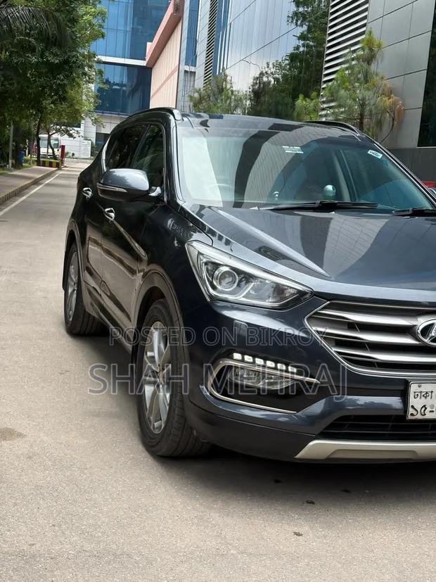 Hyundai Santa Fe 2017 Gray