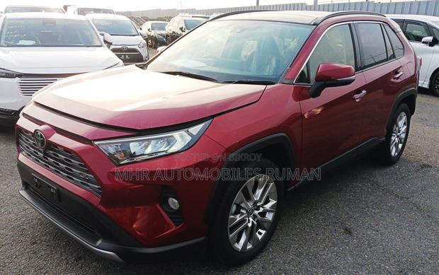 Toyota RAV4 2021 Red