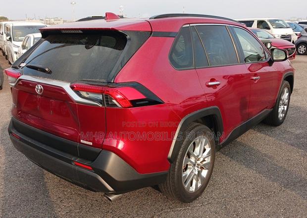 Toyota RAV4 2021 Red