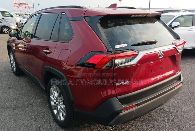 Toyota RAV4 2021 Red