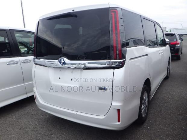 Toyota Noah 2021 Pearl