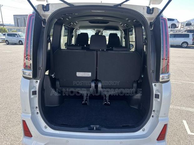 Toyota Noah 2021 Pearl