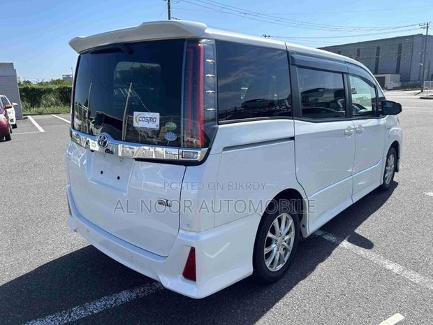 Toyota Noah 2021 Pearl