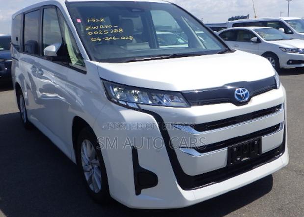 Toyota Noah 2022 Pearl