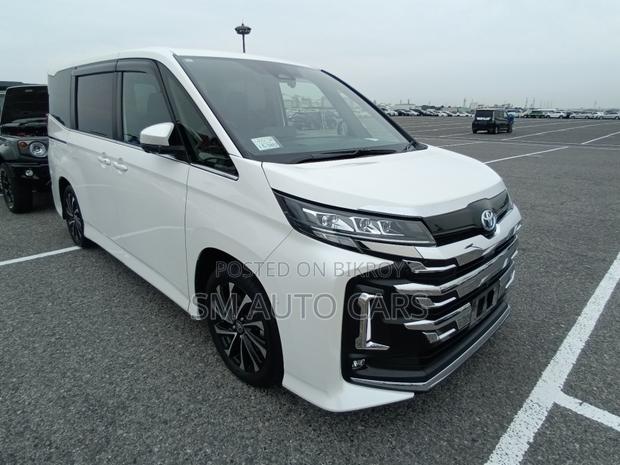 Toyota Noah 2023 Pearl