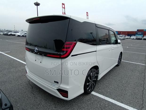 Toyota Noah 2023 Pearl