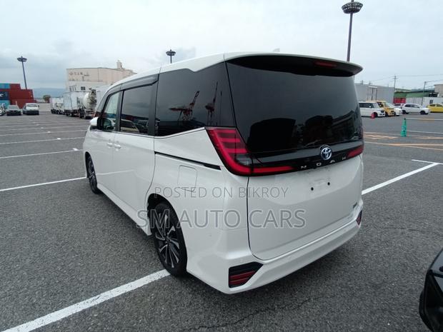 Toyota Noah 2023 Pearl