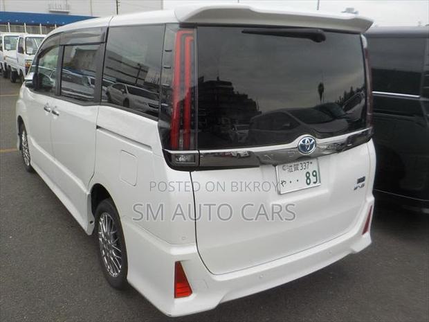 Toyota Noah 2021 Pearl