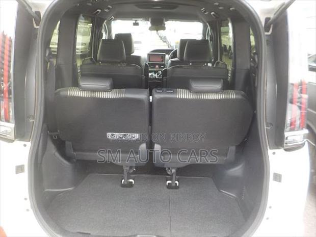 Toyota Noah 2021 Pearl