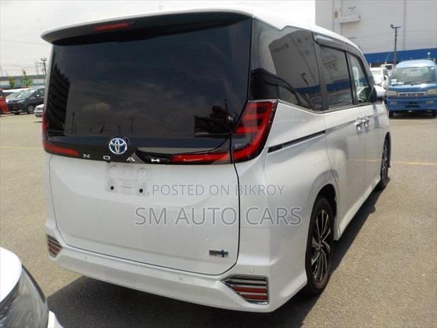 Toyota Noah 2024 Pearl