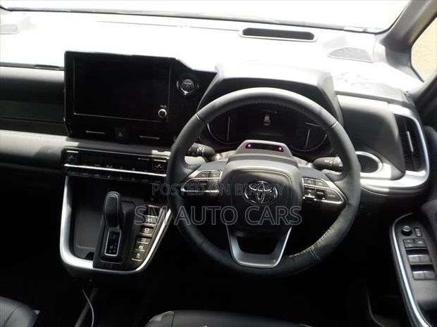 Toyota Noah 2024 Pearl