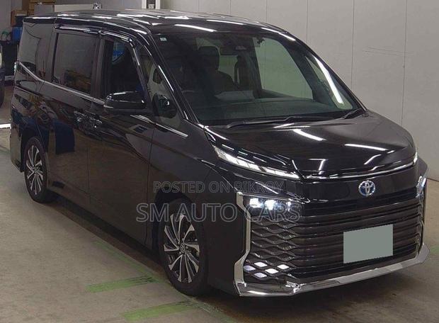Toyota Voxy 2022 Black