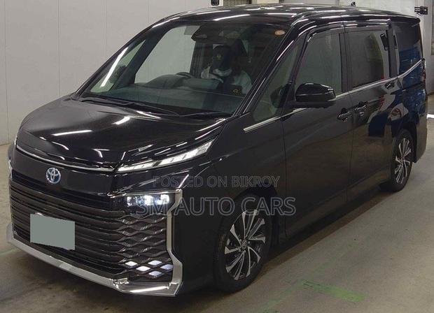 Toyota Voxy 2022 Black