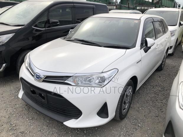 Toyota Corolla Fielder 1.5 Hybrid FWD 2021 White