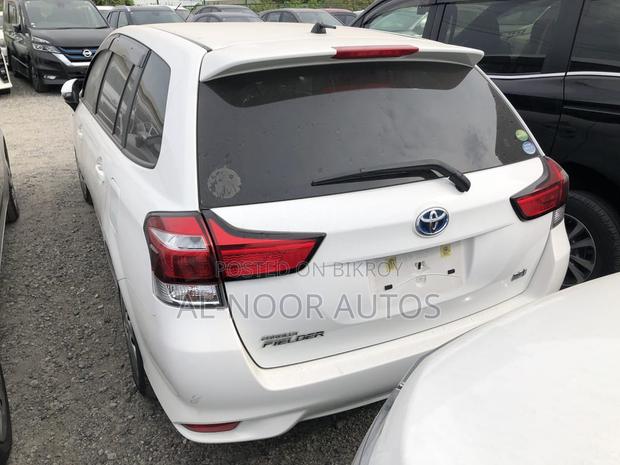 Toyota Corolla Fielder 1.5 Hybrid FWD 2021 White