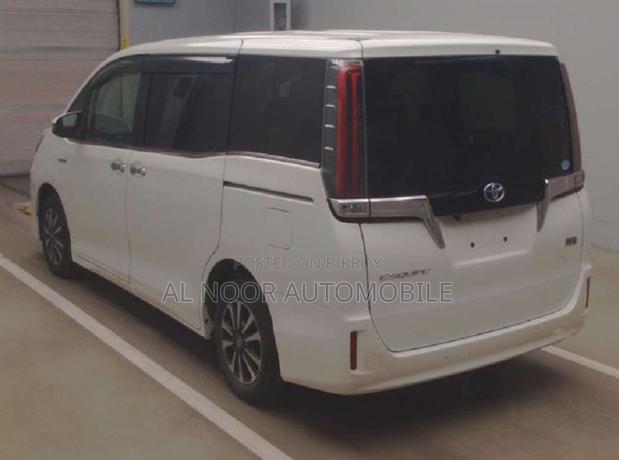 Toyota Esquire 2021 Pearl